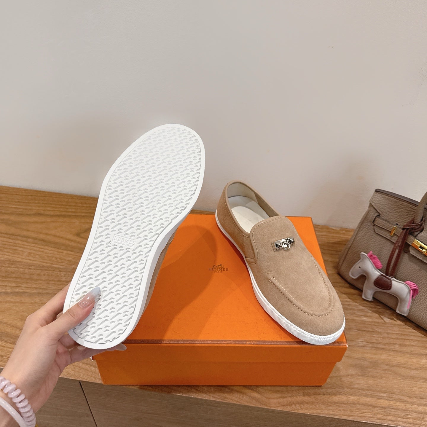 Hermès Classic Unisex Sandals – SS25 New Arrival