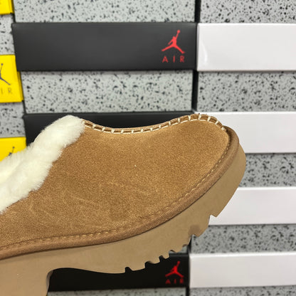 UGG Platform Low-Cut Snow Boots