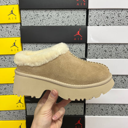 UGG Platform Low-Cut Snow Boots