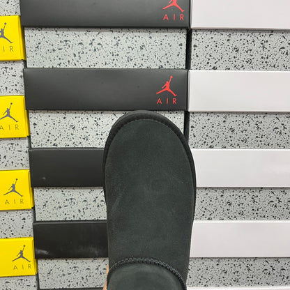 UGG Thick-Soled Low-Cut Fur-Lined Snow Boots