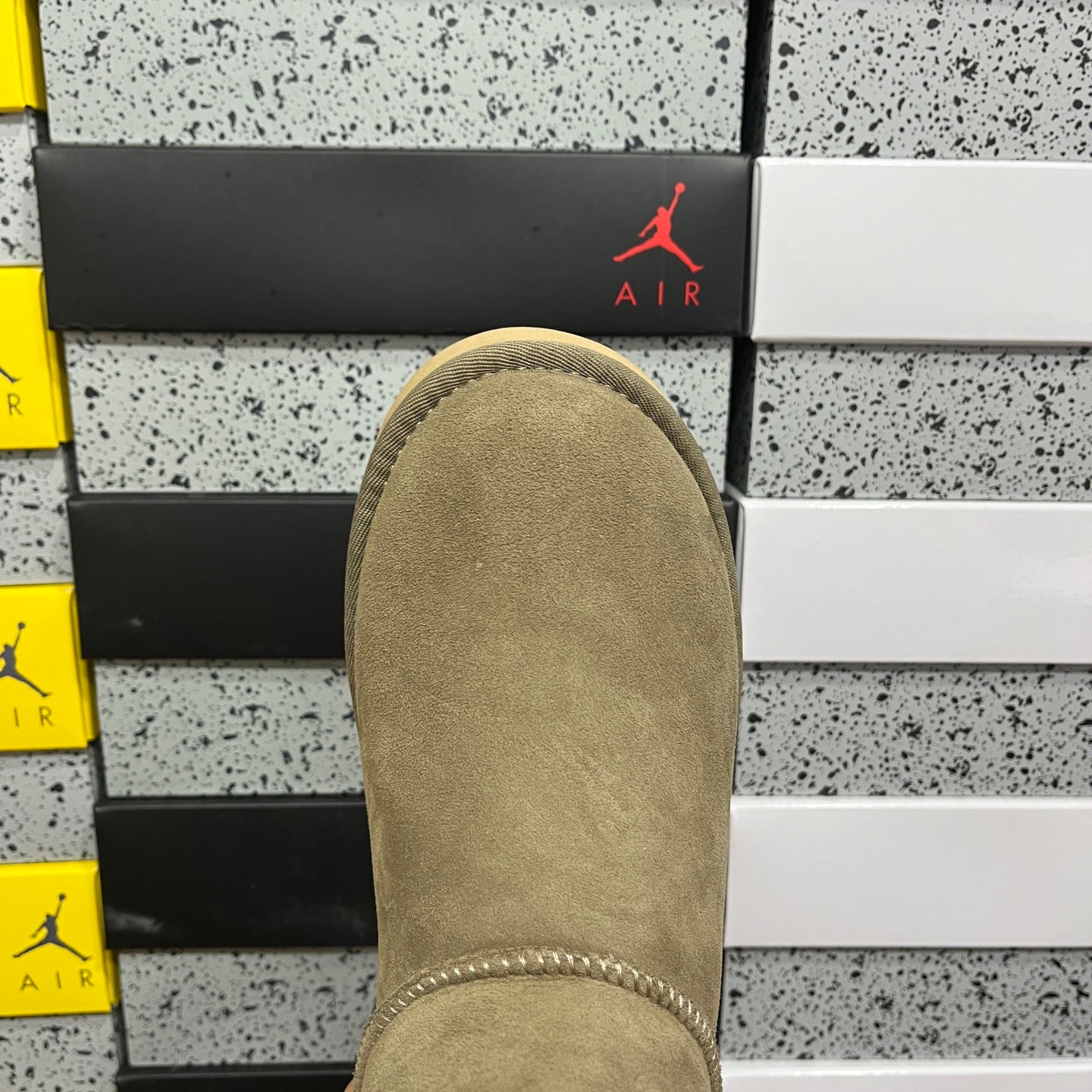 UGG Thick-Soled Low-Cut Fur-Lined Snow Boots