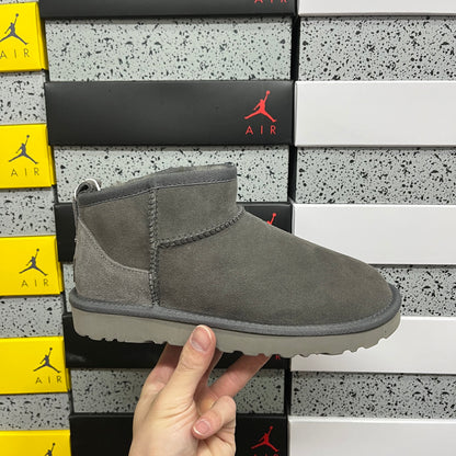 UGG Thick-Soled Low-Cut Fur-Lined Snow Boots