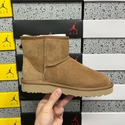 UGG Thick-Soled Low-Cut Fur-Lined Snow Boots