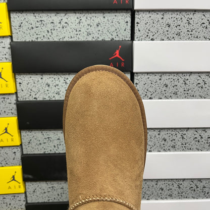 UGG Thick-Soled Low-Cut Fur-Lined Snow Boots