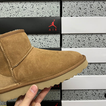 UGG Thick-Soled Low-Cut Fur-Lined Snow Boots