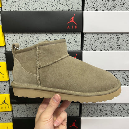 UGG Thick-Soled Low-Cut Fur-Lined Snow Boots