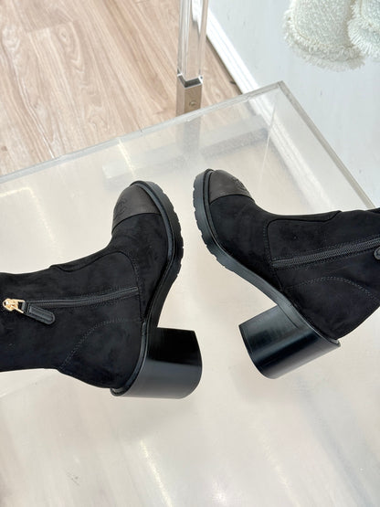 Chanel 25K Color-block Knit Sock Boots – Autumn/Winter Collection