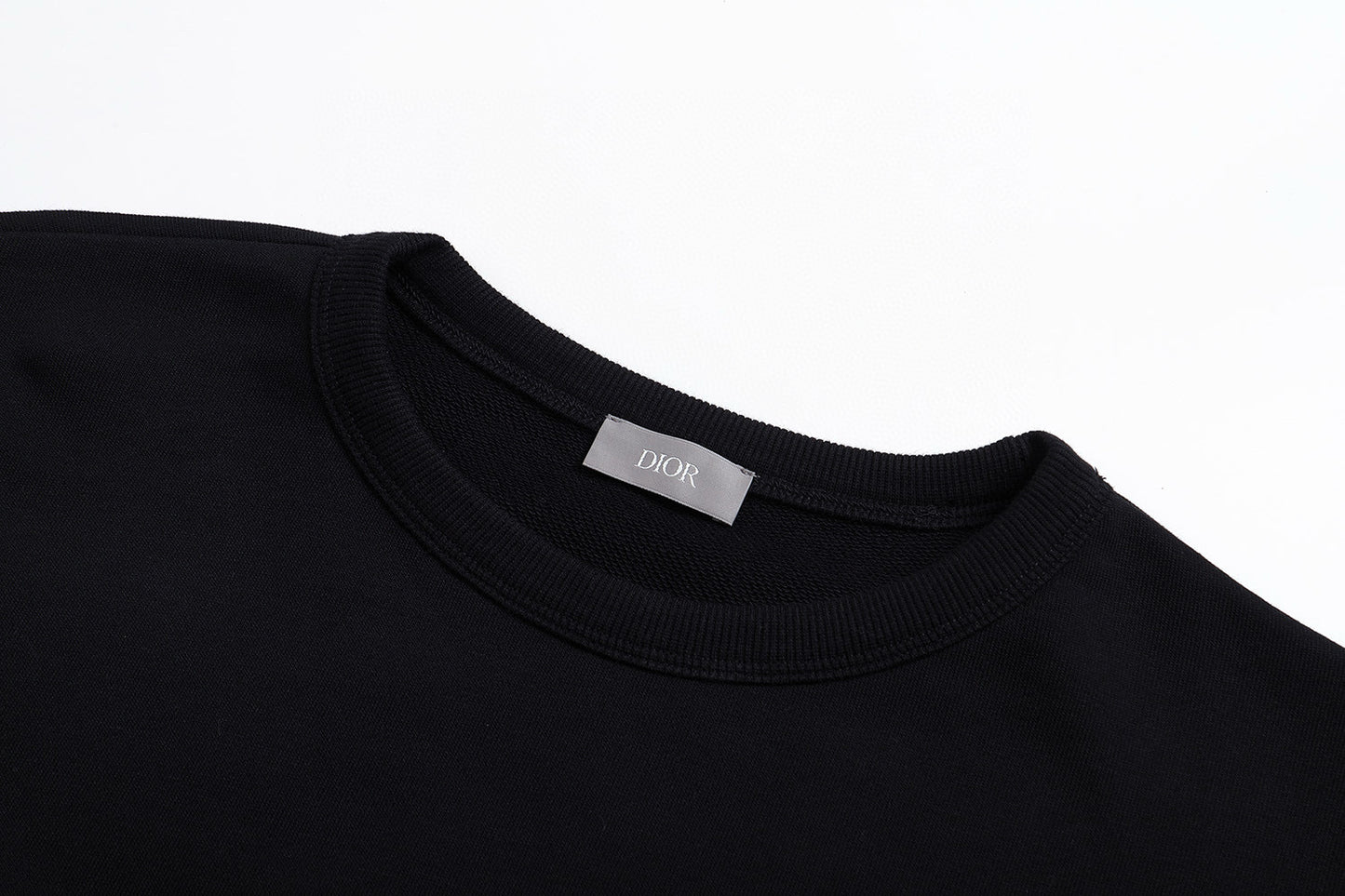 Dior Montaigne Slogan Print Crewneck Sweatshirt – 2025 Winter Collection