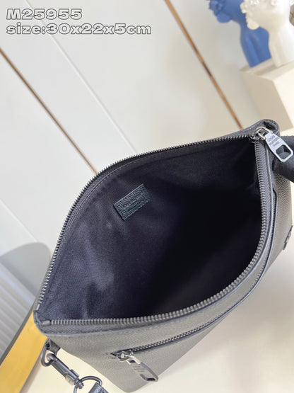 Louis Vuitton Takeoff Pouch