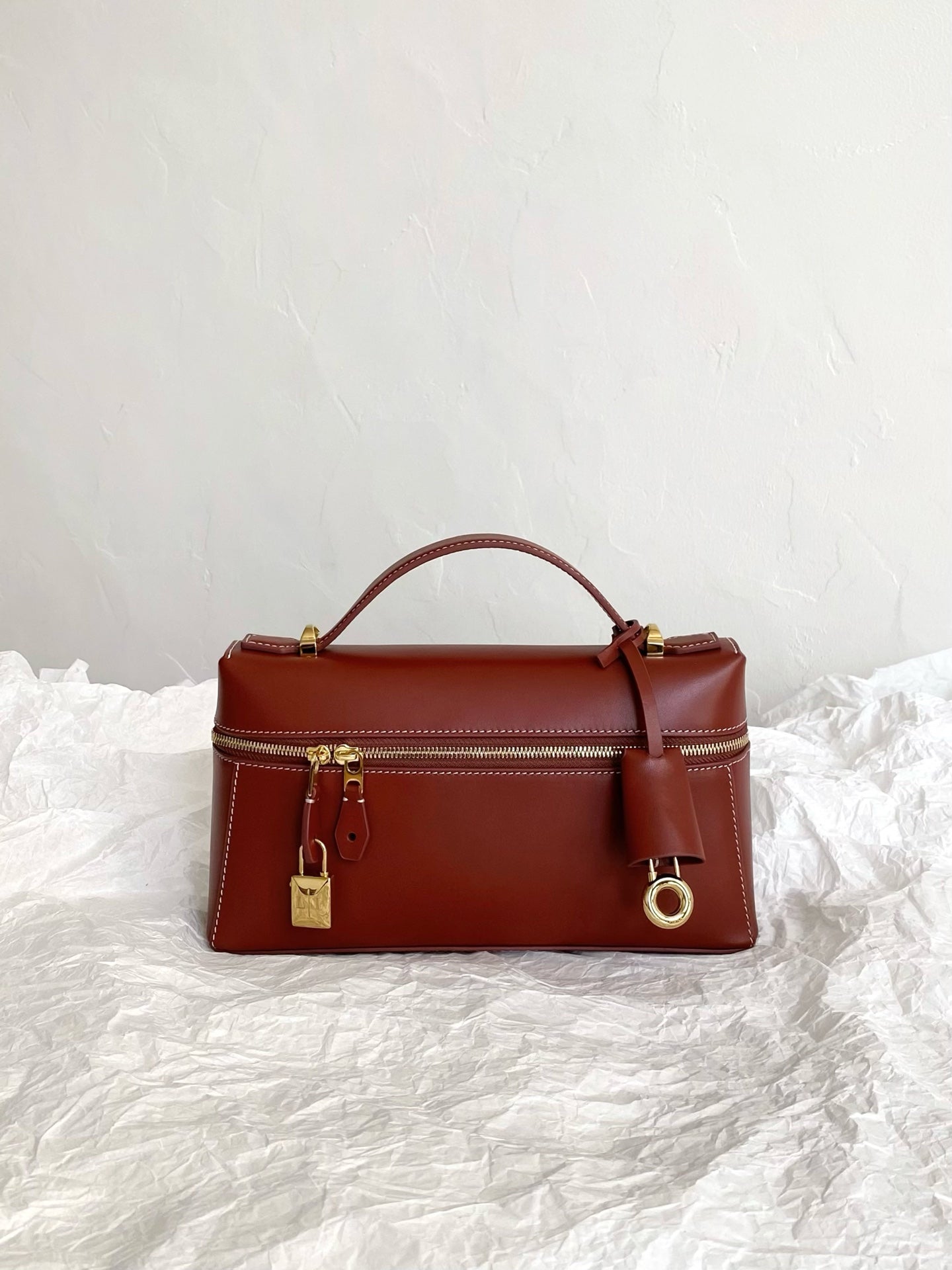 Loro Piana L23 Handbag – 23 cm