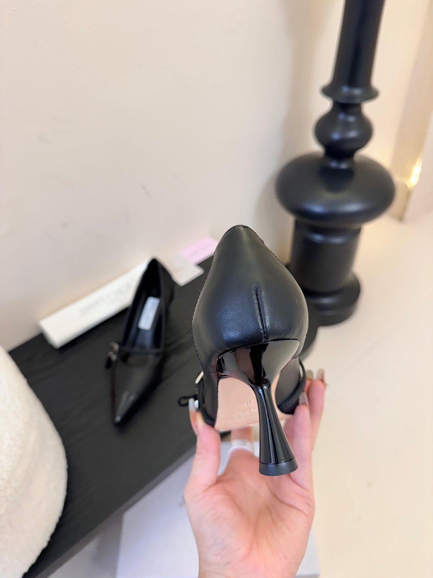 Jimmy Choo Glossy Leather Pumps – 2025FW