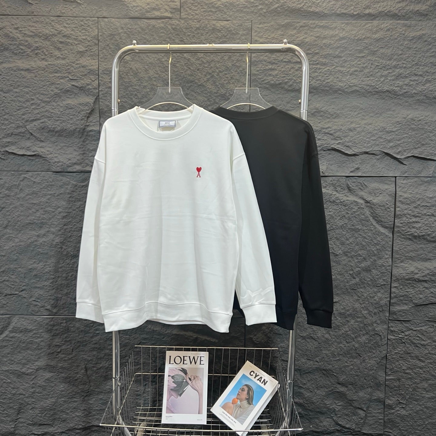 AMI Paris Heart Logo Embroidered Crewneck Sweatshirt – 25SS