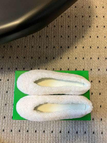 Bottega Veneta Furry Ballet Flats – 25SS