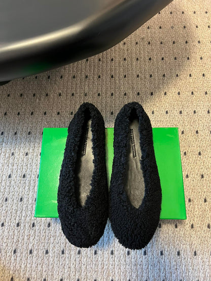 Bottega Veneta Furry Ballet Flats – 25SS