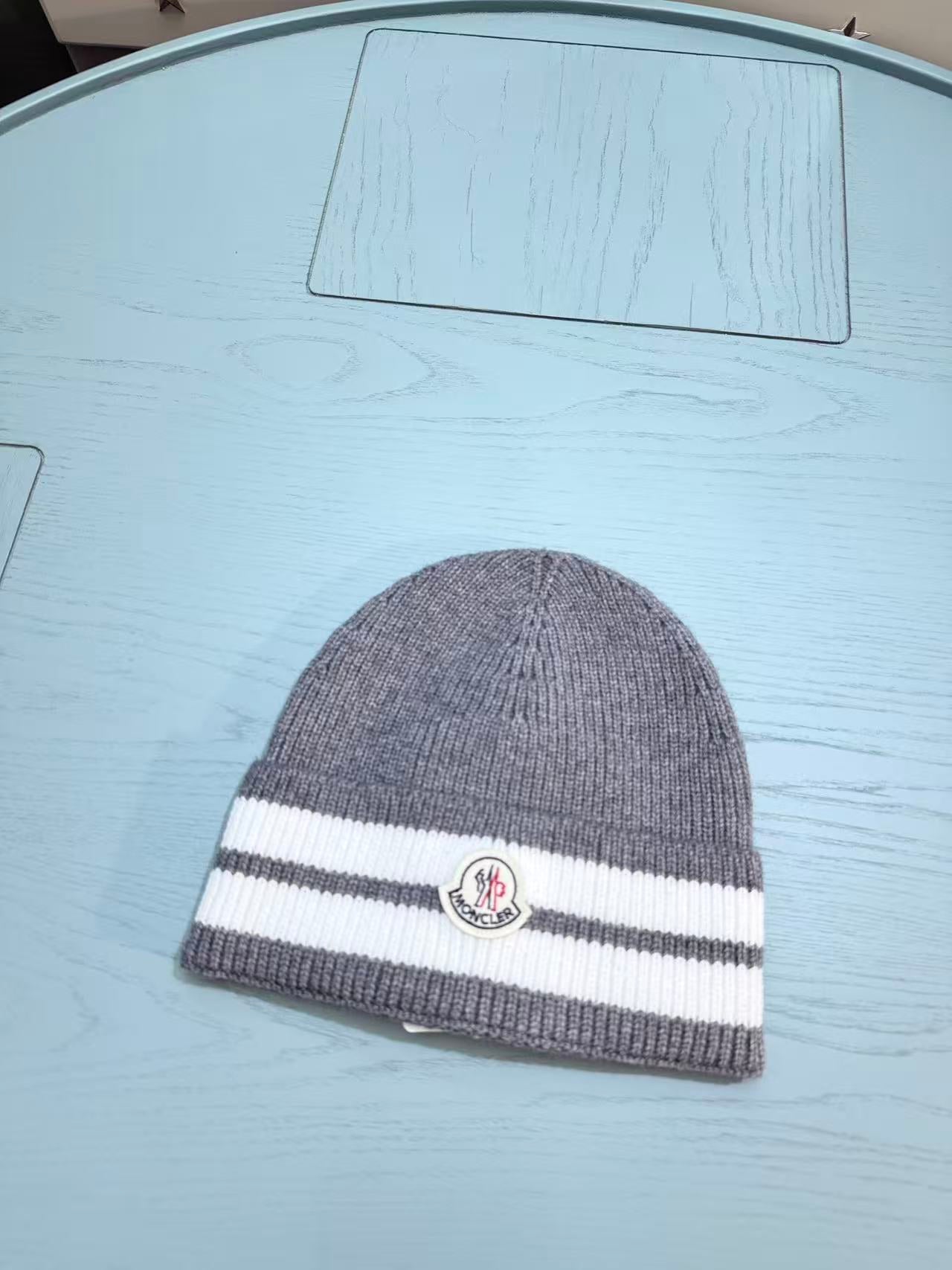 Moncler Classic Jacquard Knit Beanie – Kids Collection – 25FW
