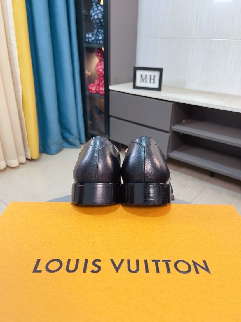 Louis Vuitton Men's Business Casual Leather Shoes