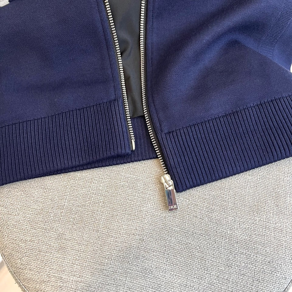 Gucci GG Logo Knit Zip Jacket – 2025FW