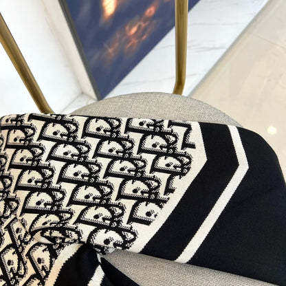 Gucci GG Logo Knit Zip Jacket – 2025FW