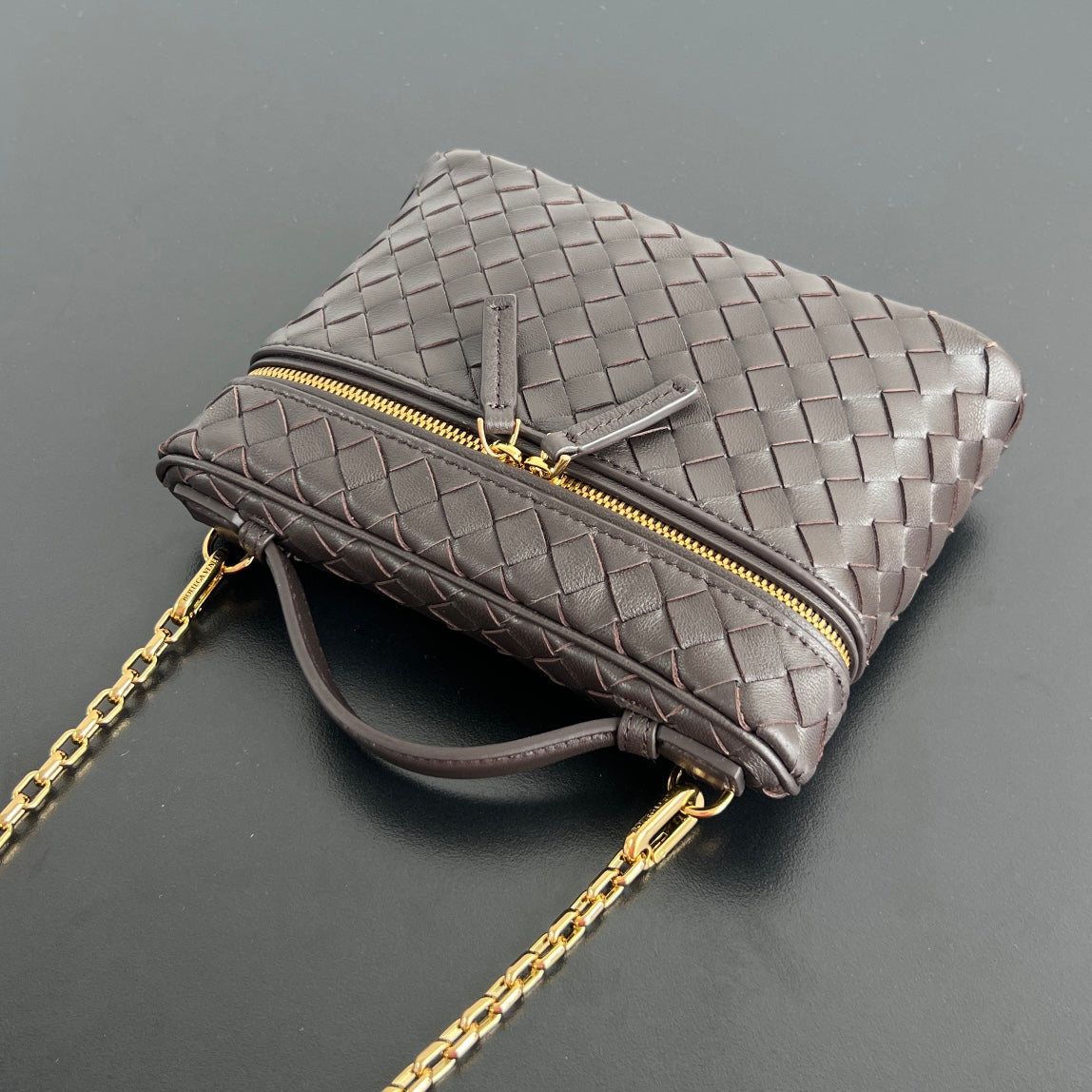 Bottega Veneta Soft Vanity Chain Vanity Case
