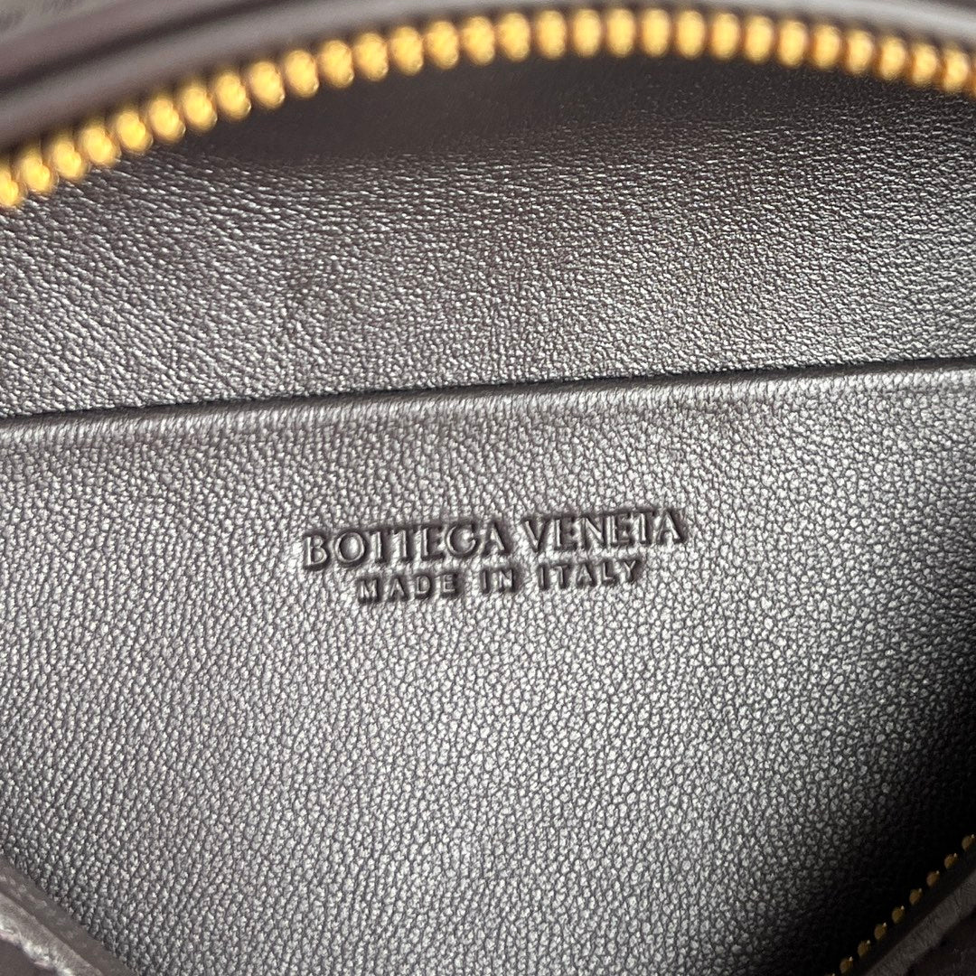 Bottega Veneta Soft Vanity Chain Vanity Case