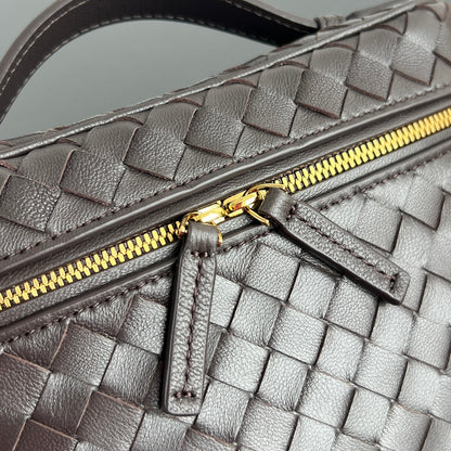 Bottega Veneta Soft Vanity Chain Vanity Case