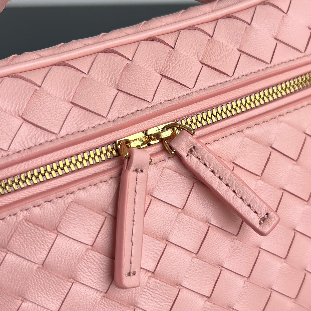 Bottega Veneta Soft Vanity Chain Vanity Case