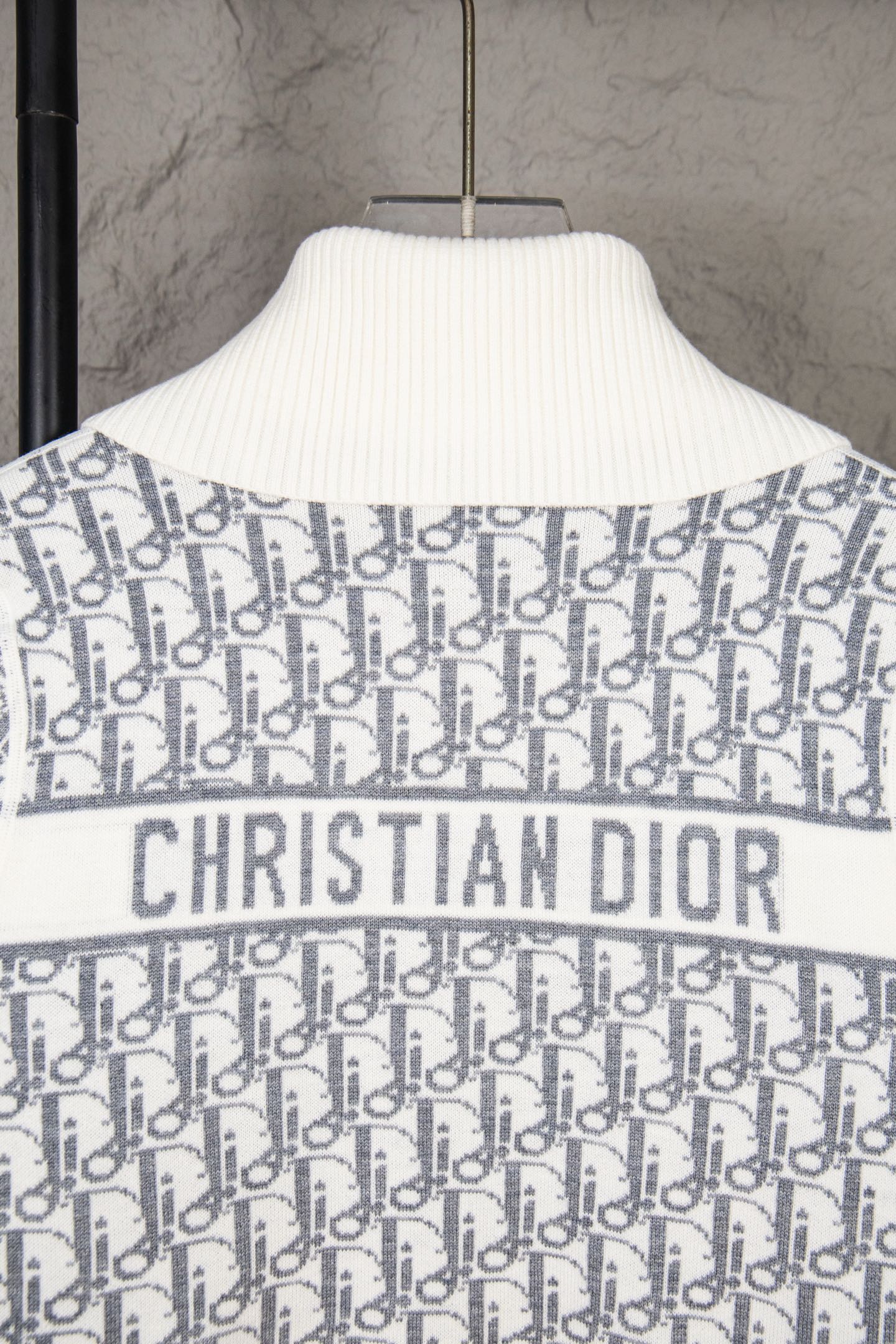 Dior Classic Oblique Reversible Cashmere Sweater – 25FW