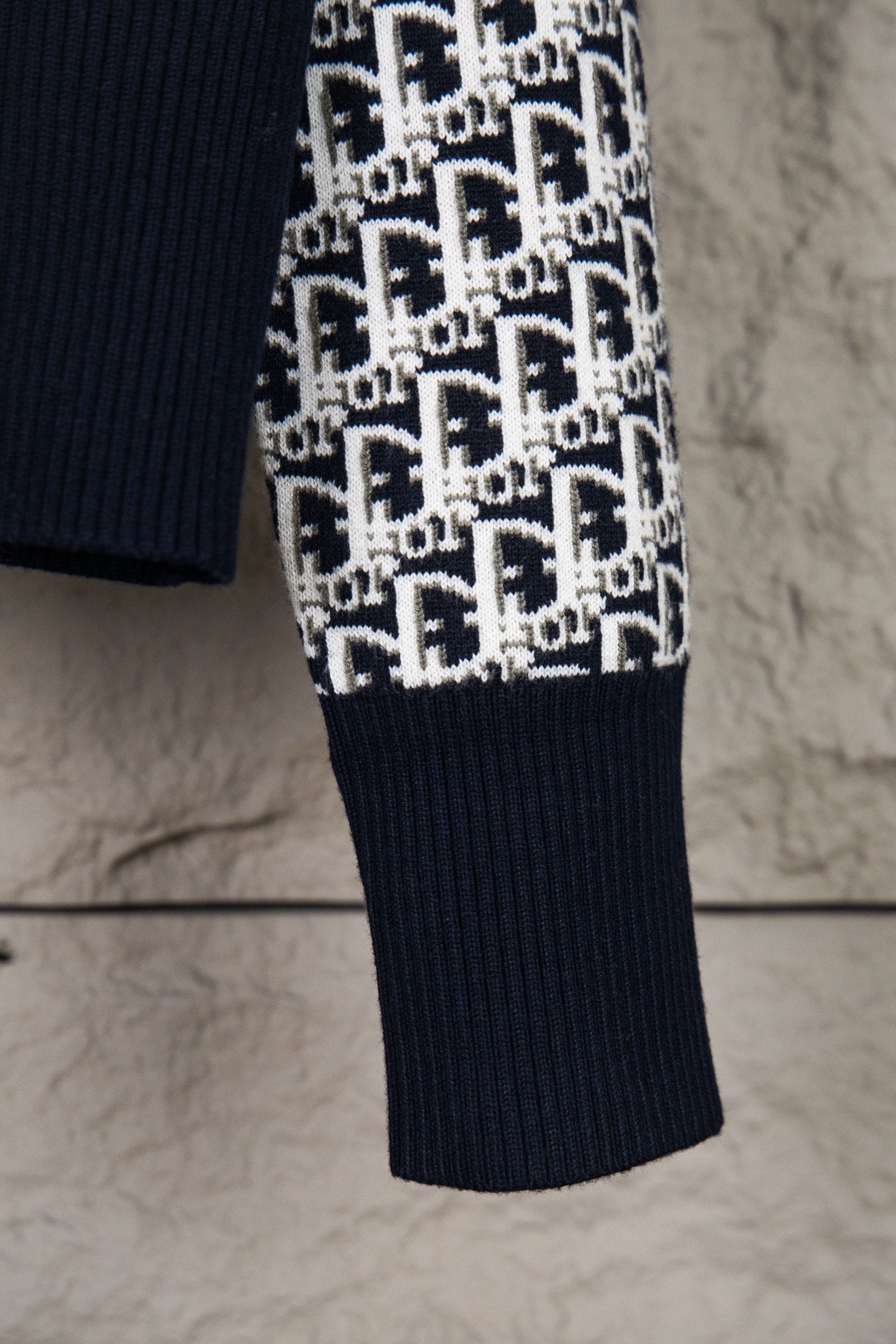 Dior Classic Oblique Reversible Cashmere Sweater – 25FW