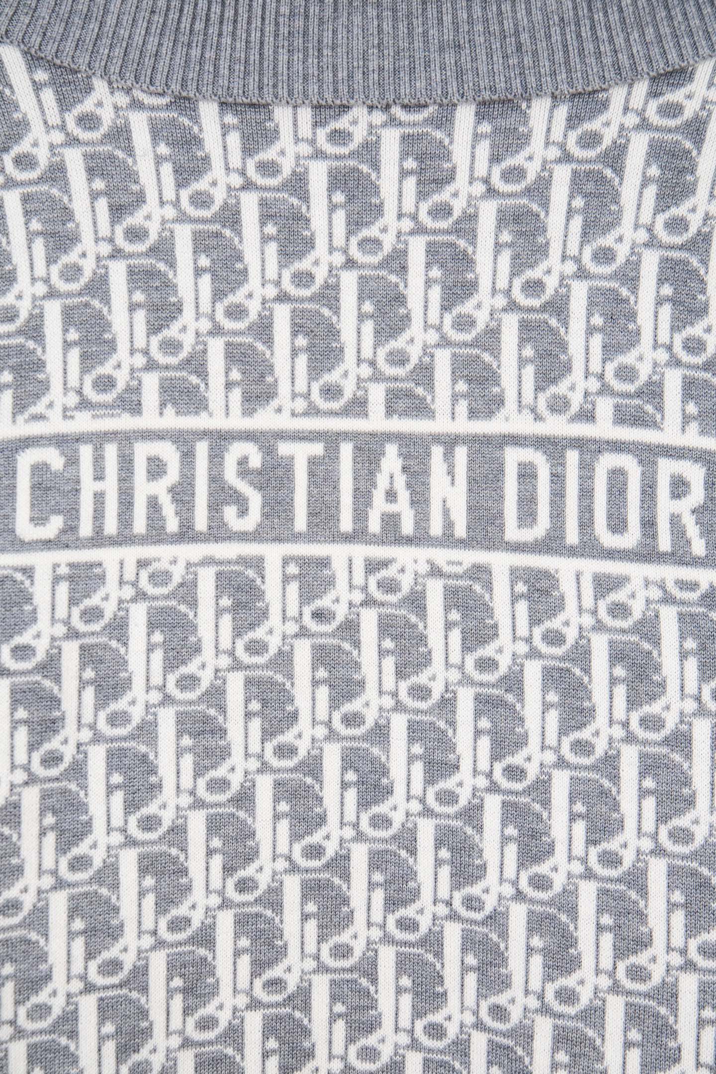 Dior Classic Oblique Reversible Cashmere Sweater – 25FW