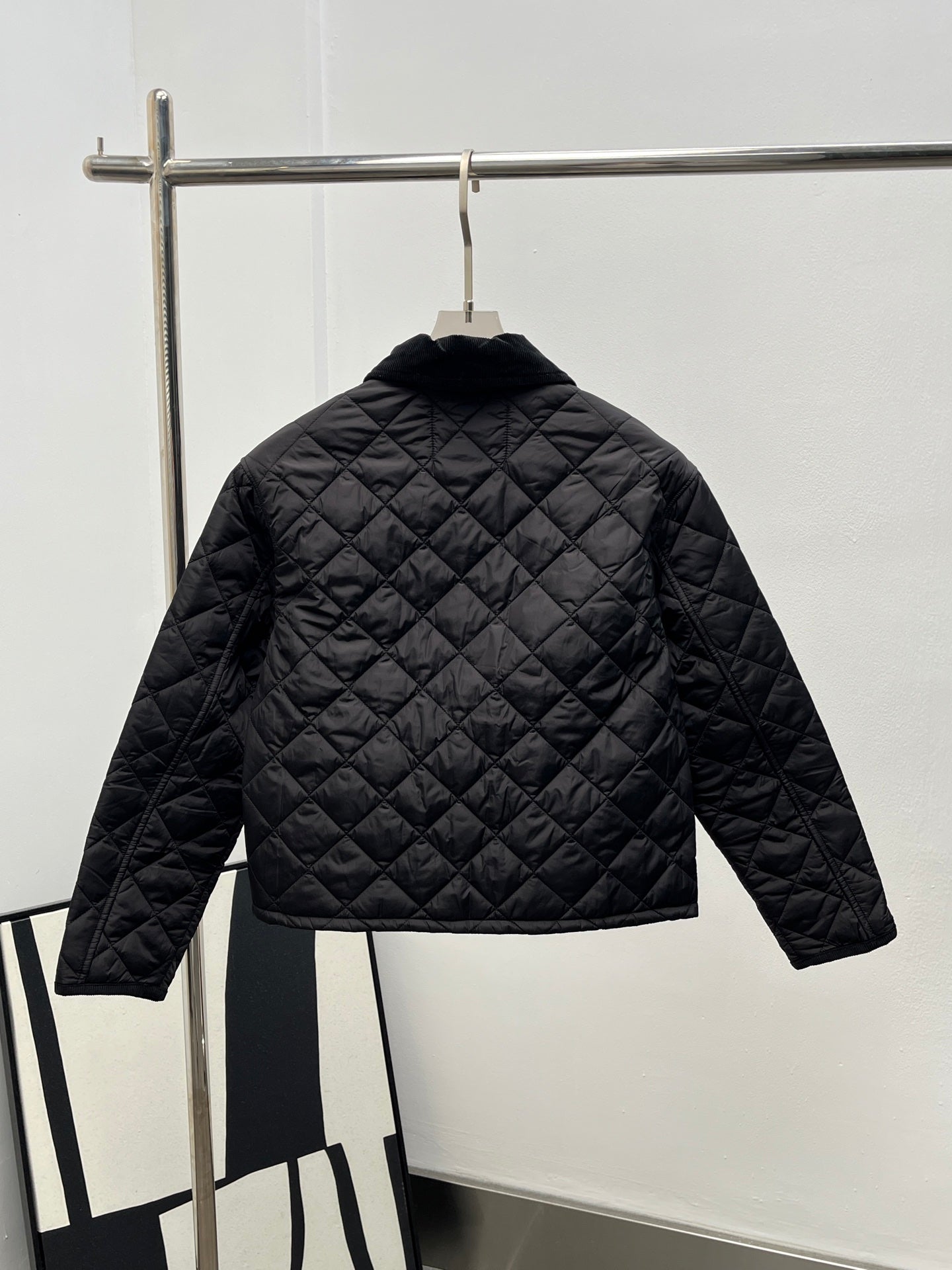 Burberry Square Collar Quilted Short Down Jacket – 25FW