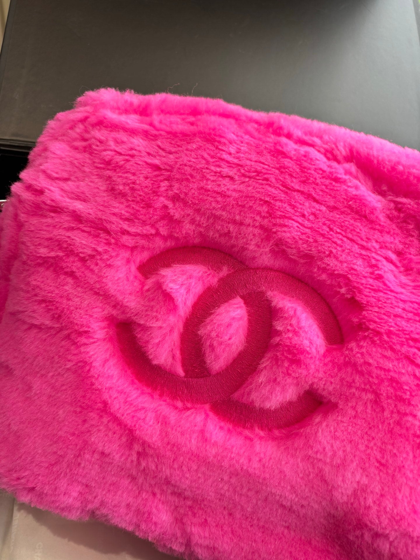 Chanel Wool Furry Mules – Autumn/Winter 25S Collection