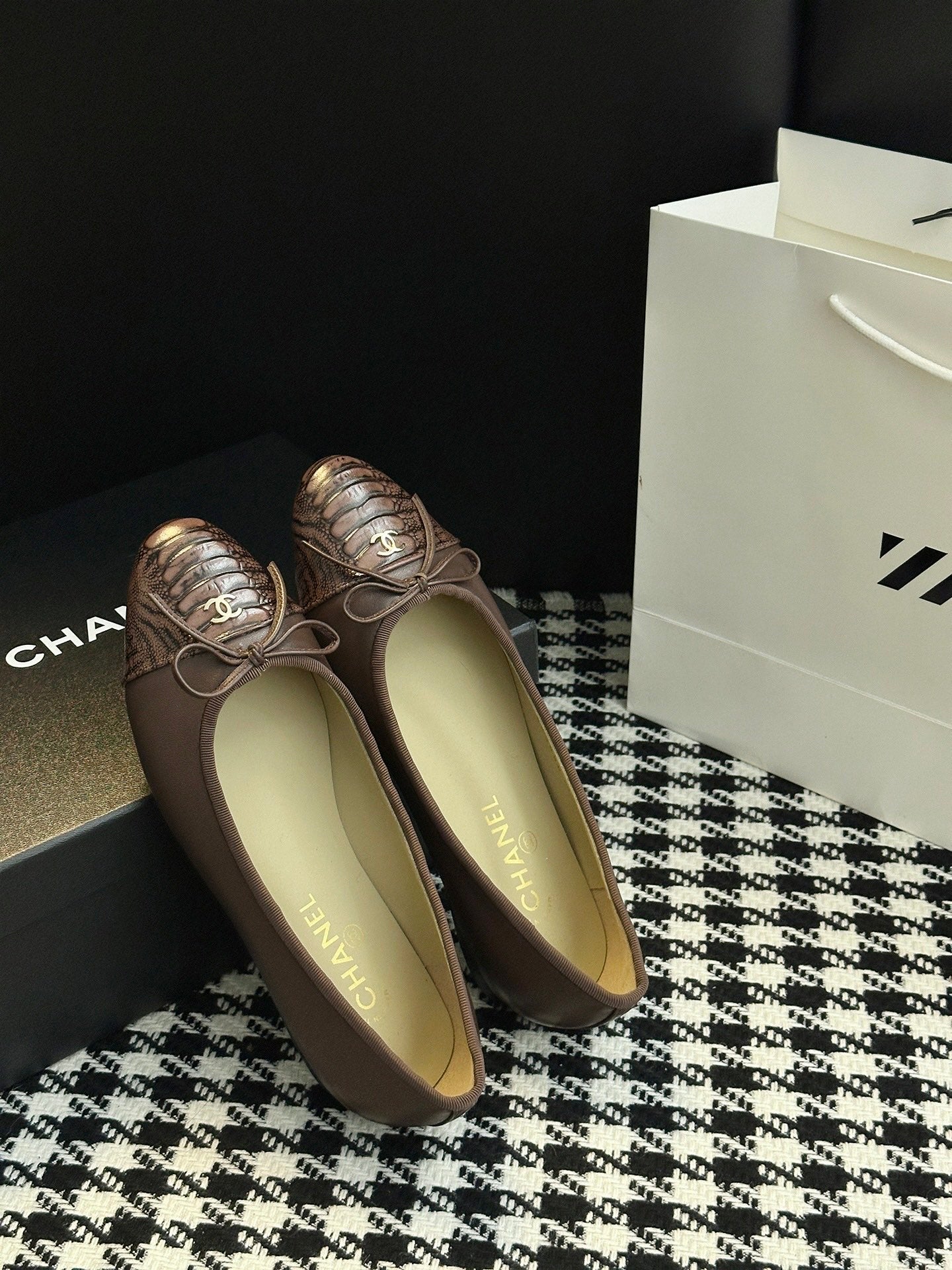 Chanel 25B Bow Mary Jane Flats – 25B Collection