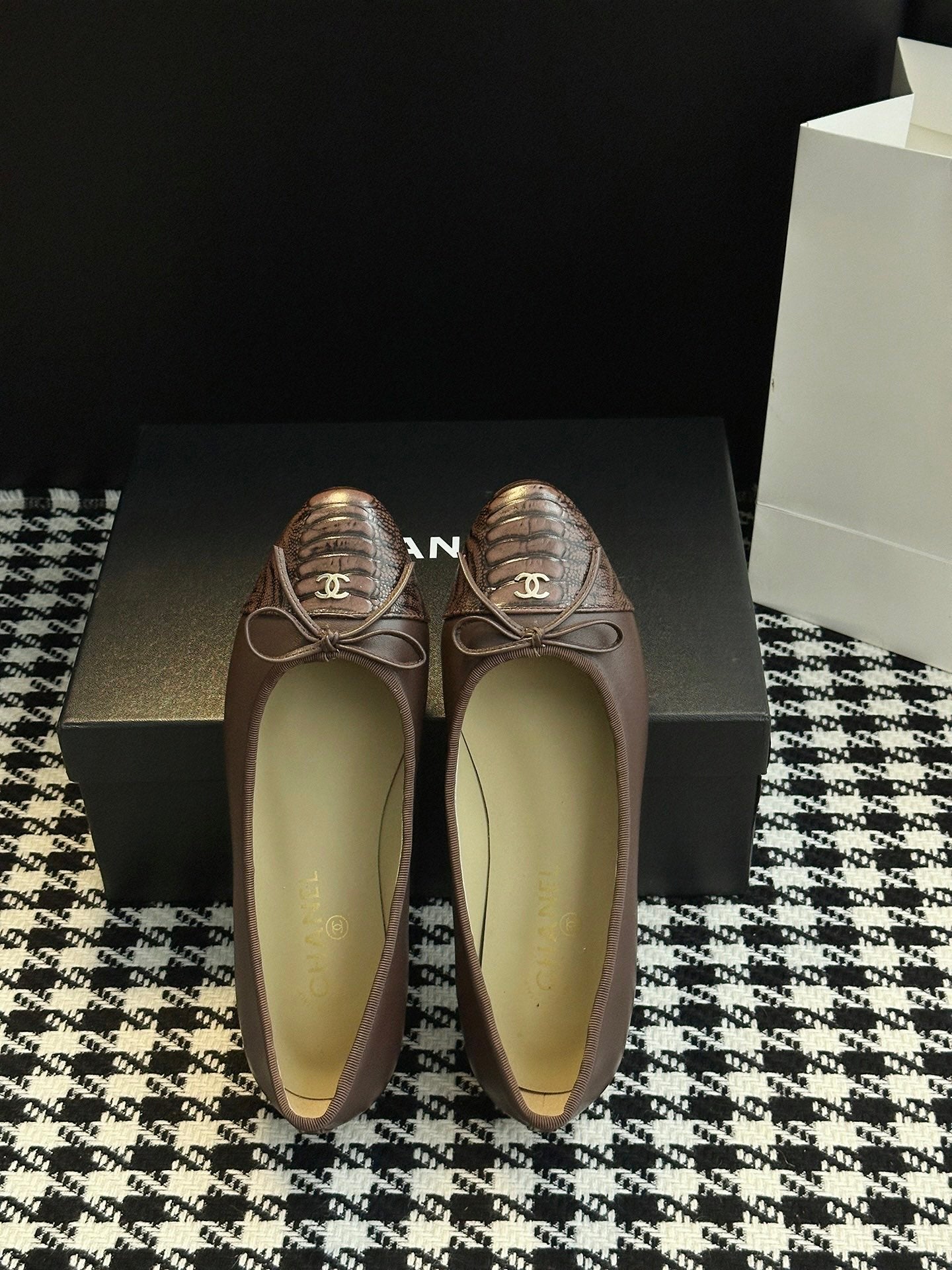 Chanel 25B Bow Mary Jane Flats – 25B Collection