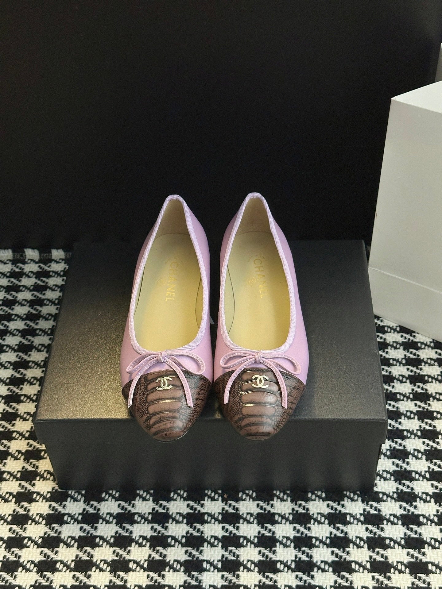 Chanel 25B Bow Mary Jane Flats – 25B Collection