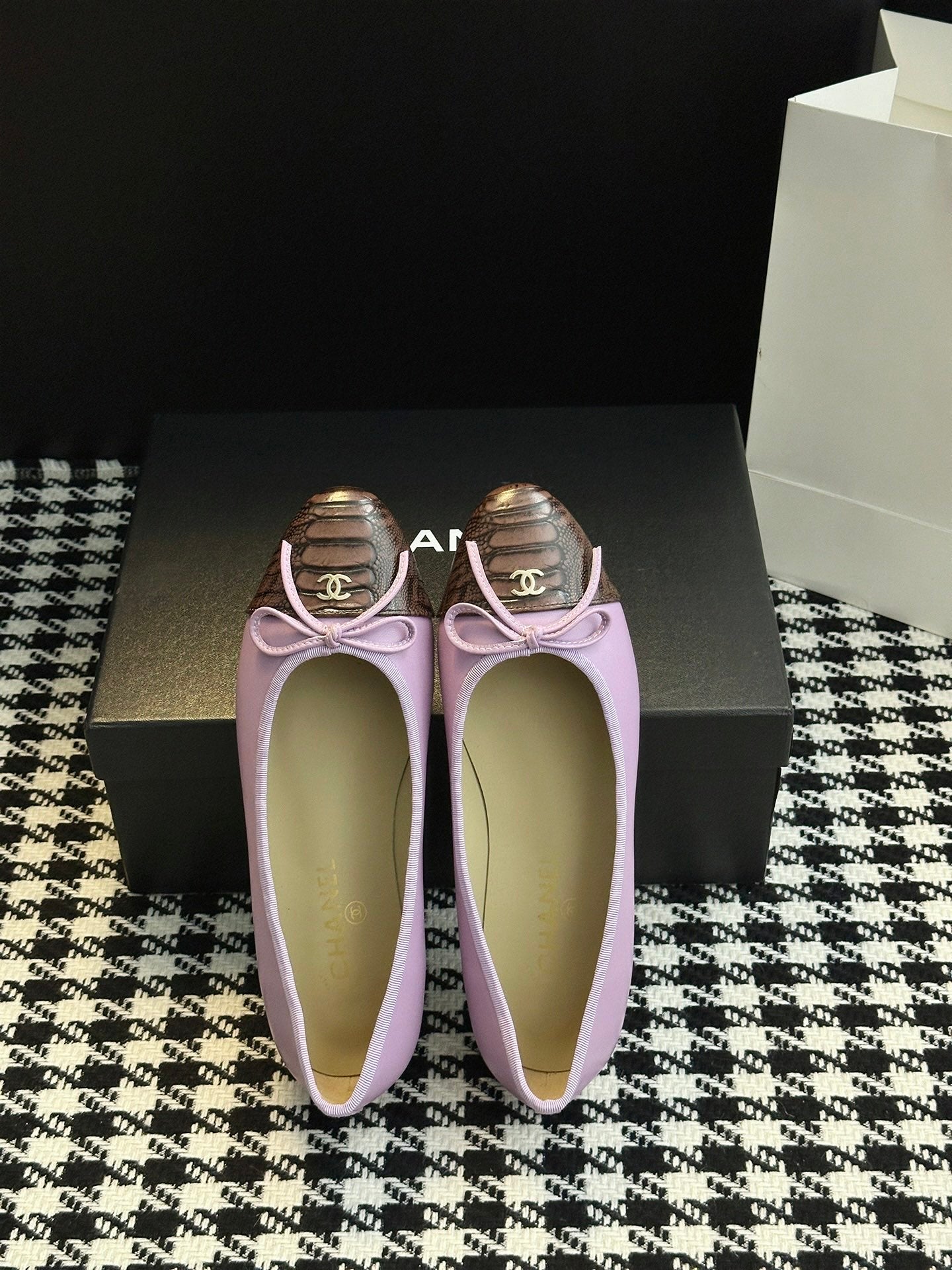 Chanel 25B Bow Mary Jane Flats – 25B Collection