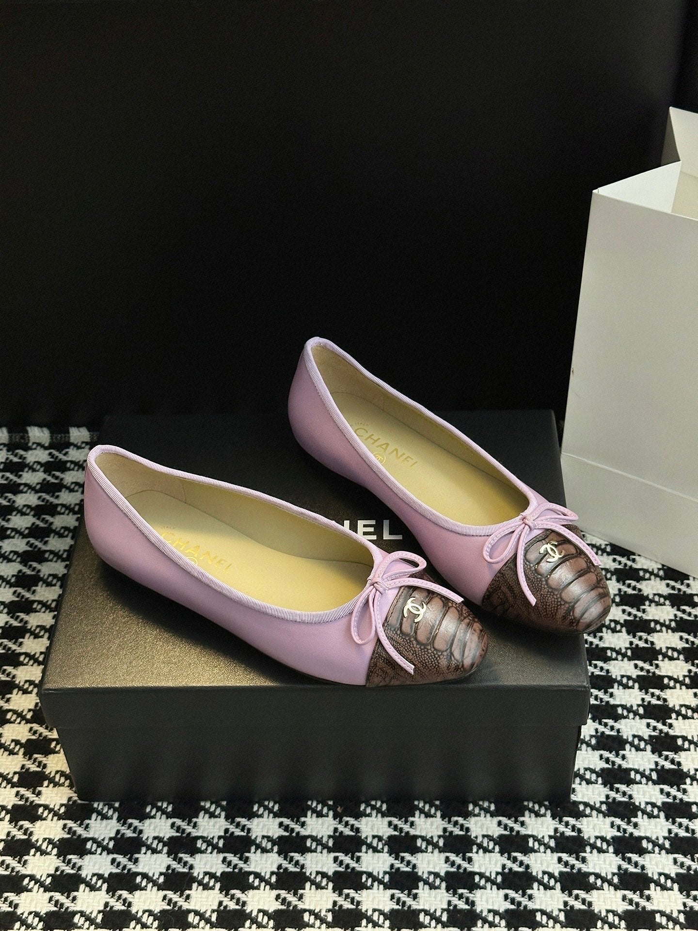 Chanel 25B Bow Mary Jane Flats – 25B Collection