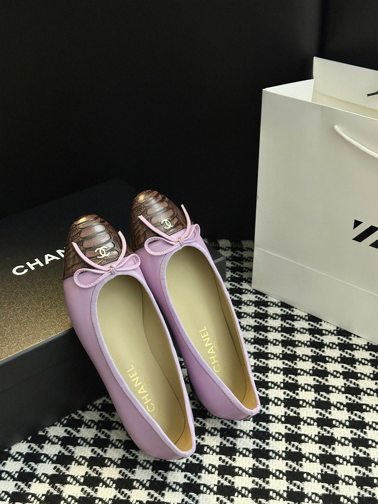 Chanel 25B Bow Mary Jane Flats – 25B Collection