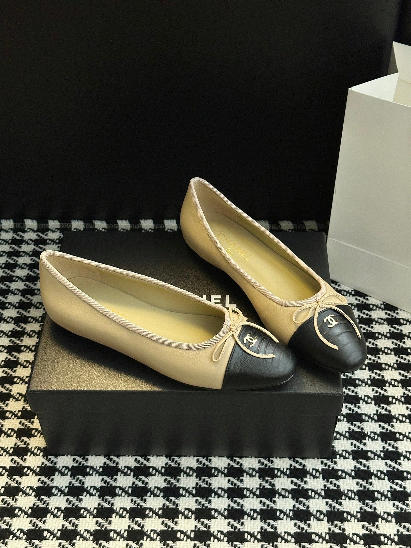 Chanel 25B Bow Mary Jane Flats – 25B Collection