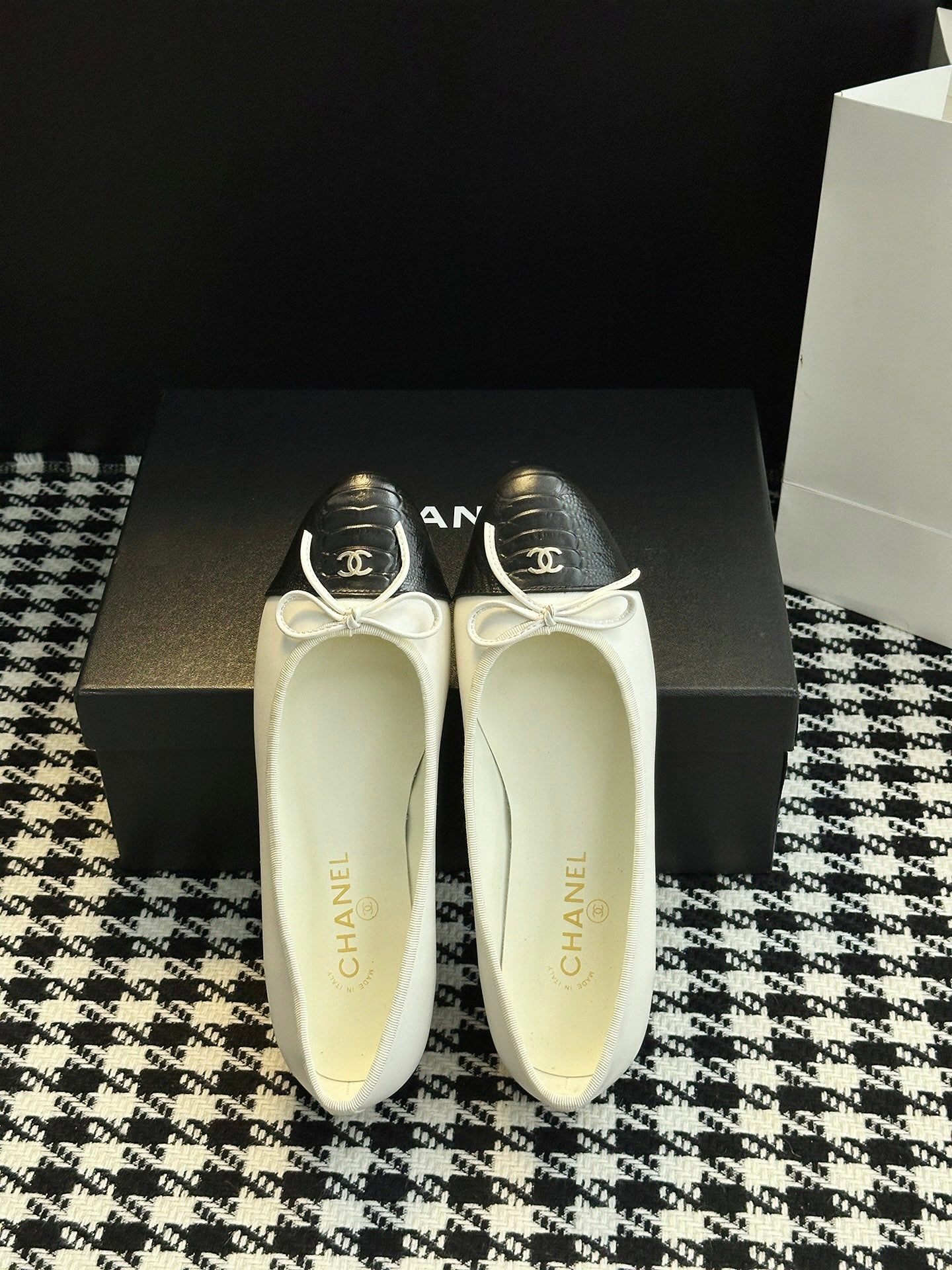 Chanel 25B Bow Mary Jane Flats – 25B Collection