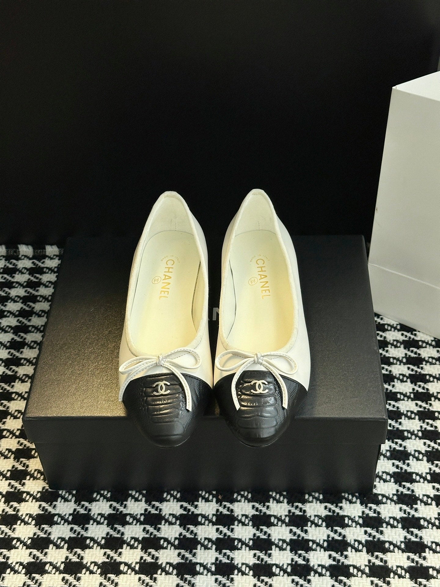 Chanel 25B Bow Mary Jane Flats – 25B Collection
