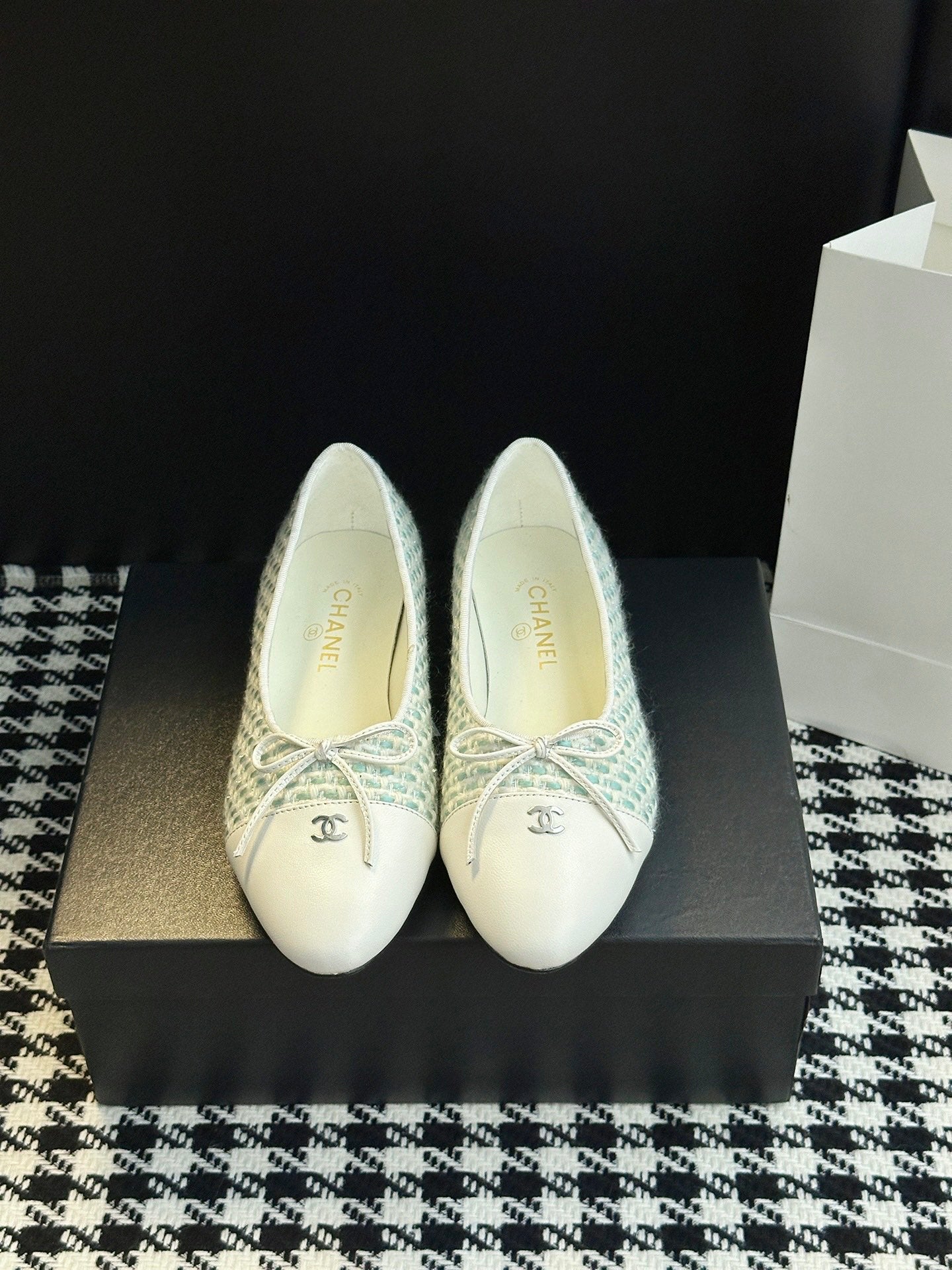 Chanel 25B Bow Mary Jane Flats