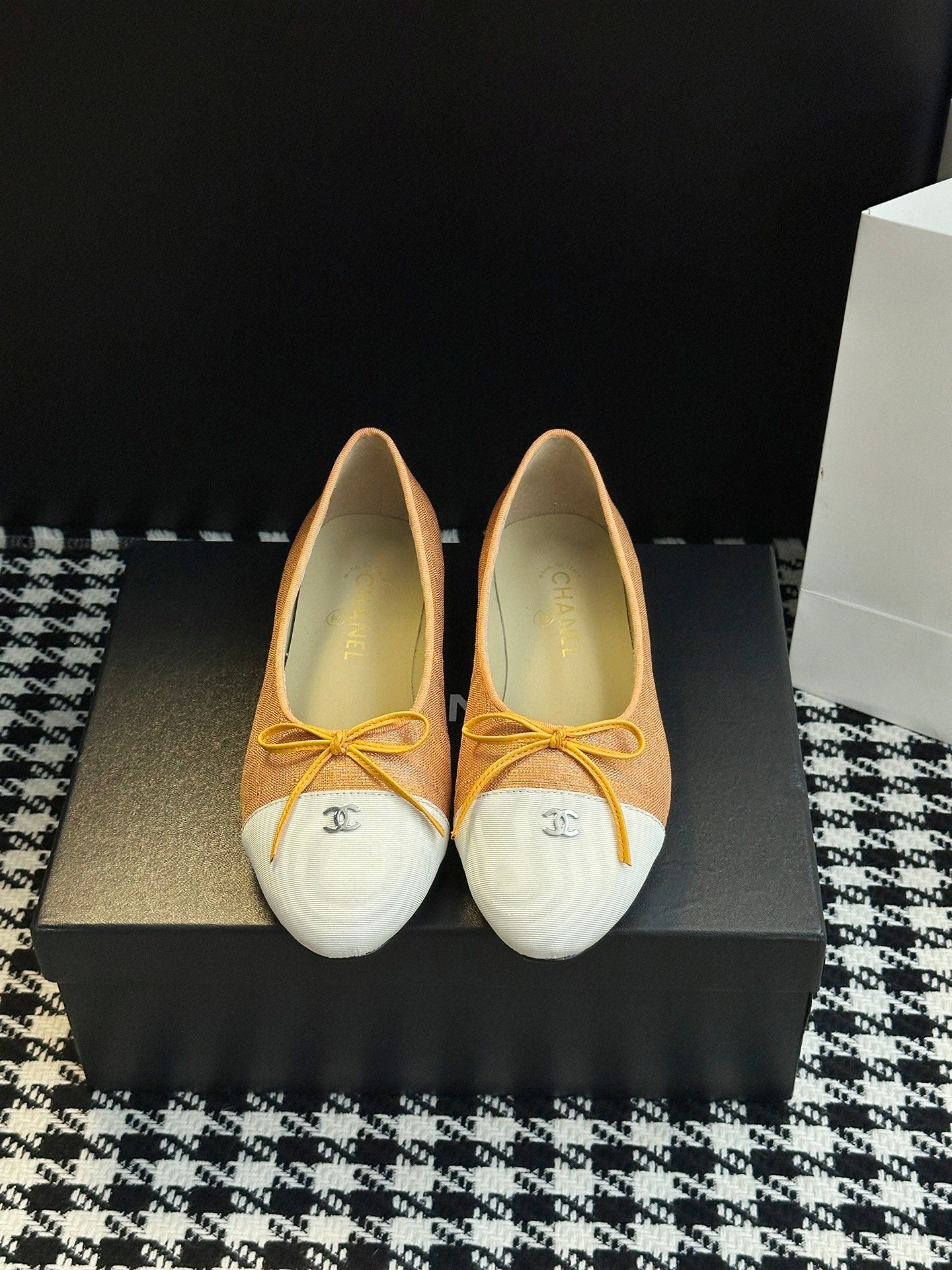 Chanel 25B Bow Mary Jane Flats