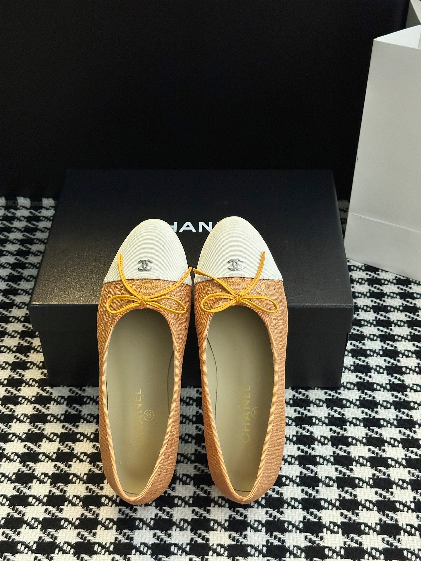 Chanel 25B Bow Mary Jane Flats