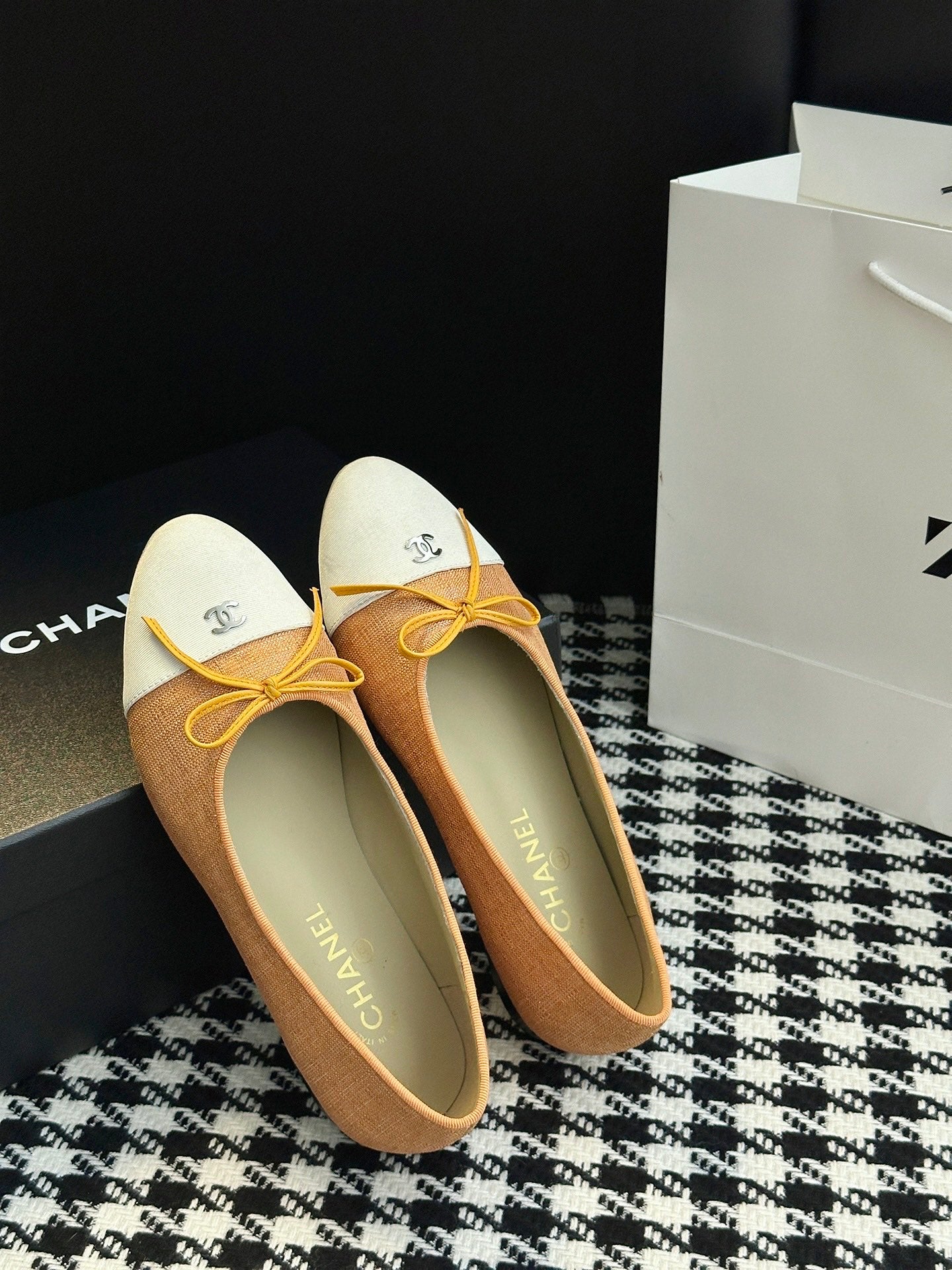 Chanel 25B Bow Mary Jane Flats