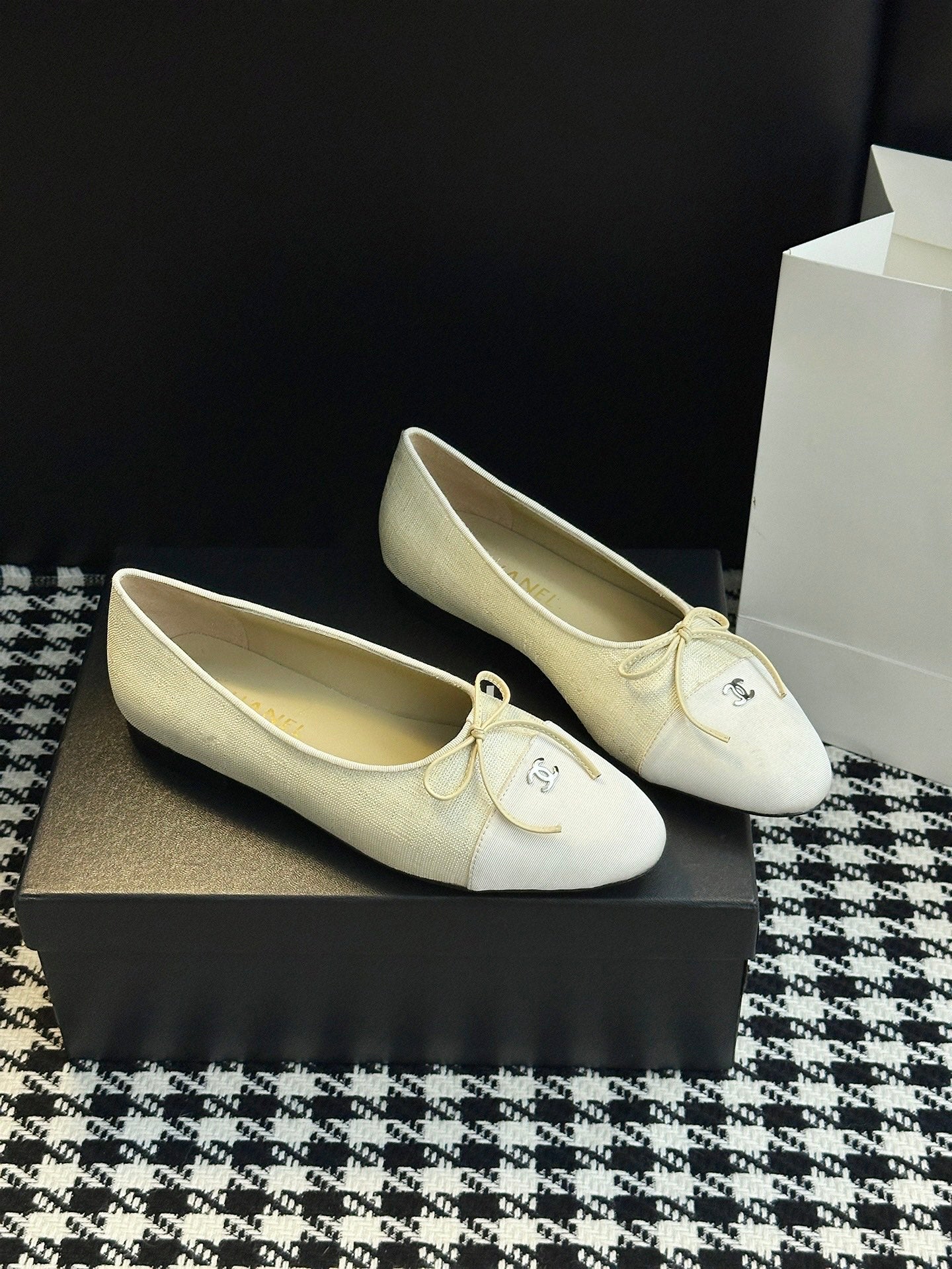 Chanel 25B Bow Mary Jane Flats