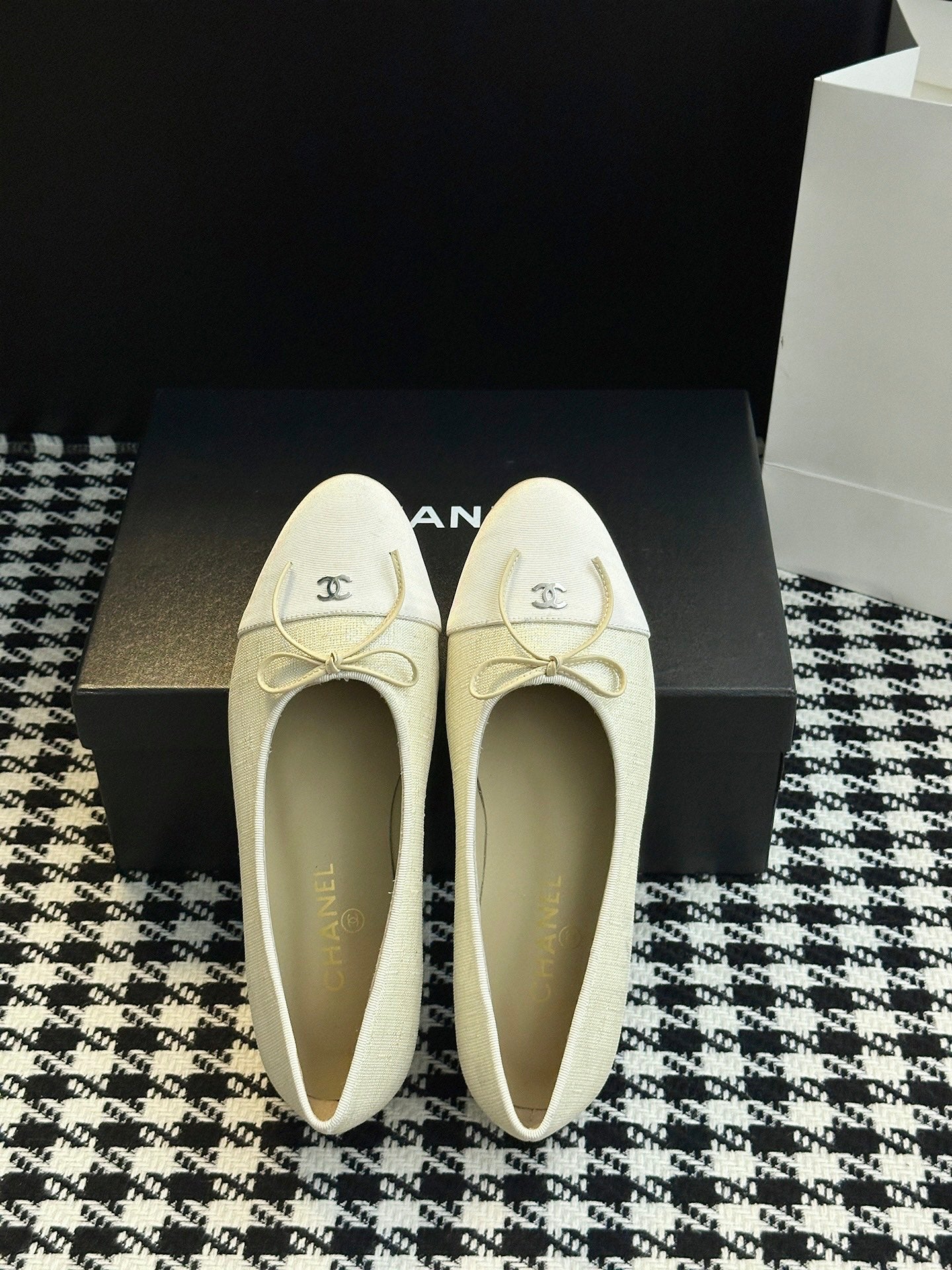 Chanel 25B Bow Mary Jane Flats