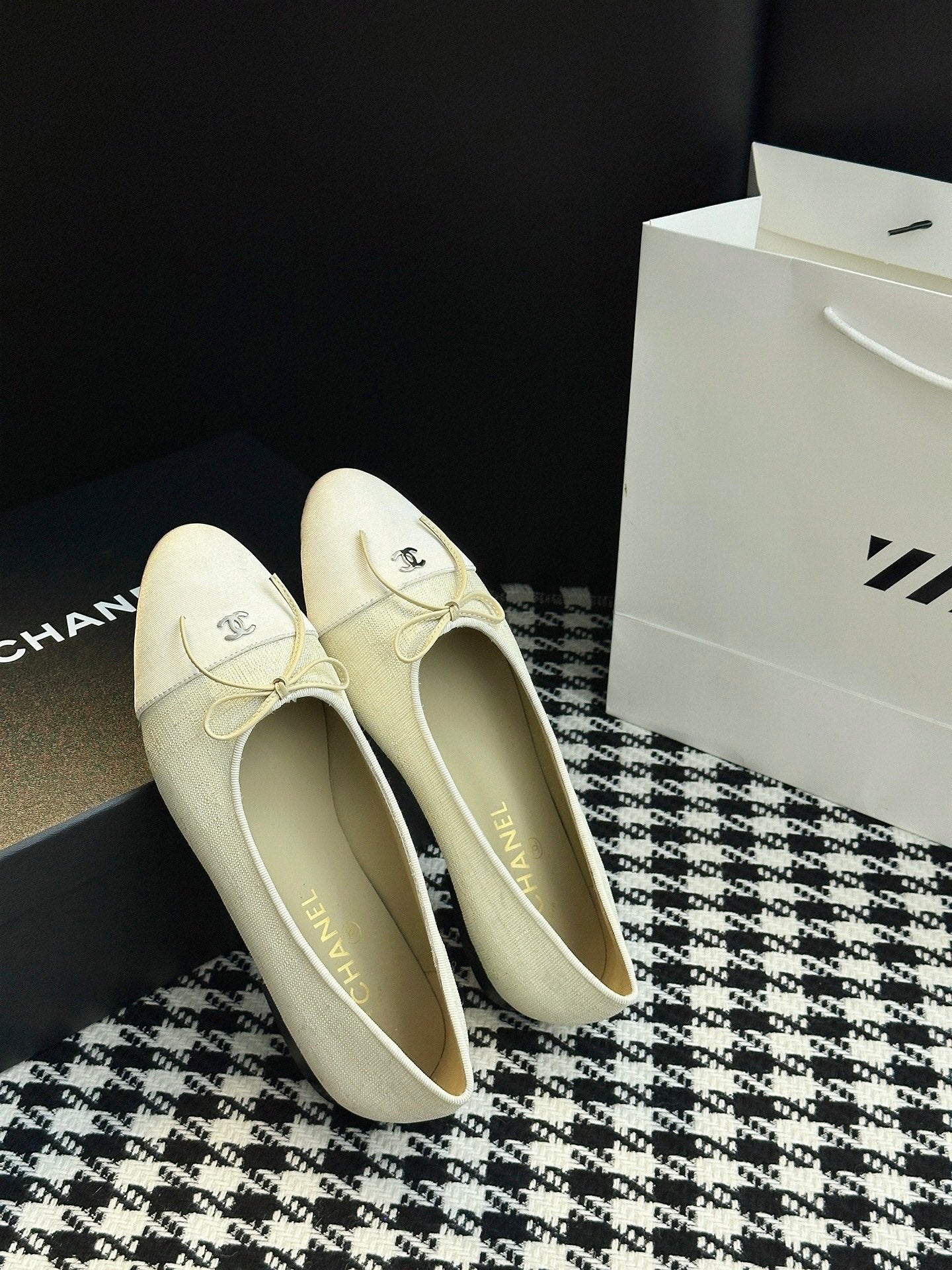 Chanel 25B Bow Mary Jane Flats