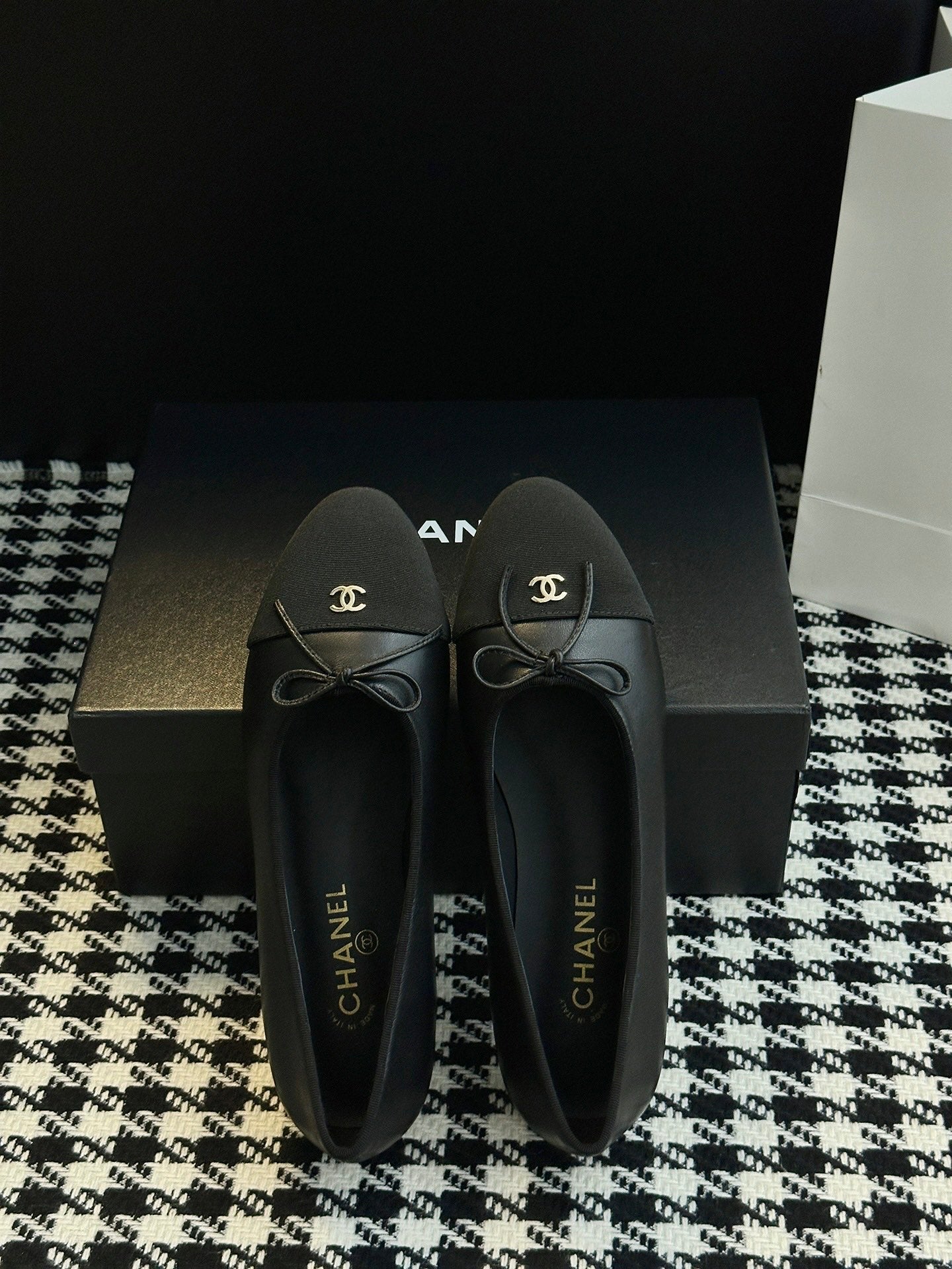 Chanel 25B Bow Mary Jane Flats