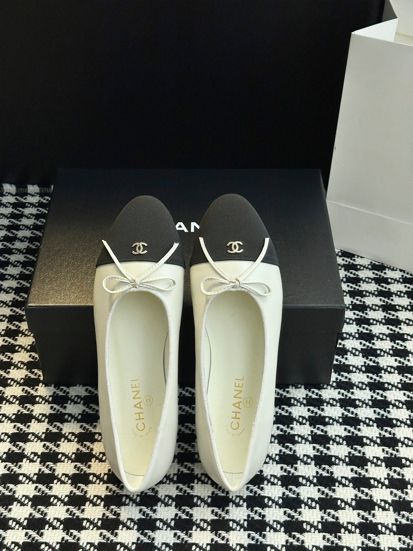 Chanel 25B Bow Mary Jane Flats