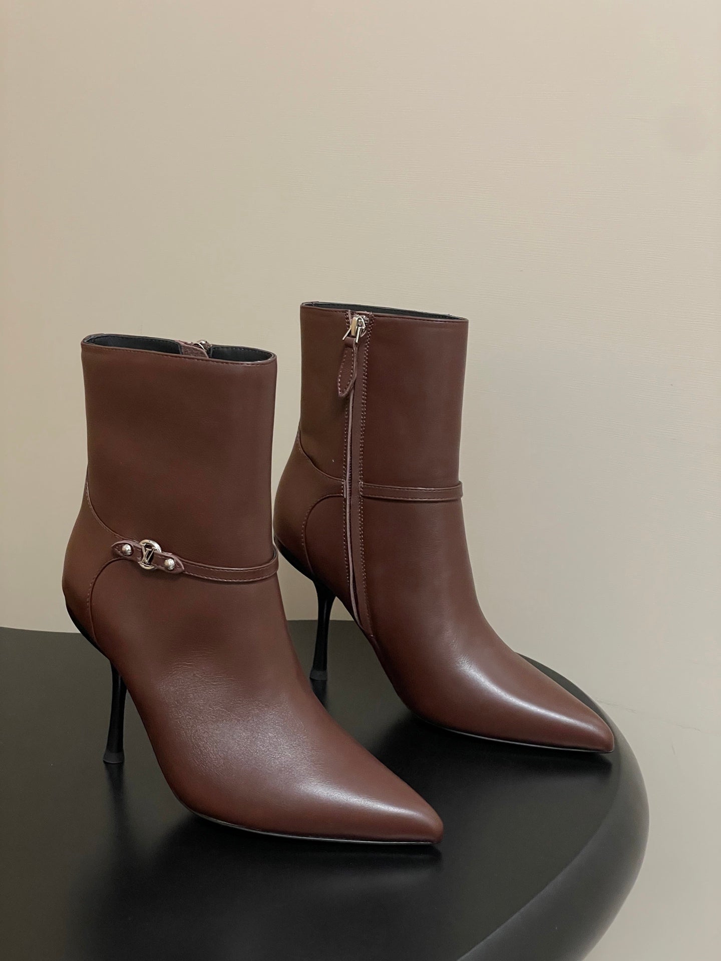 Louis Vuitton Legacy Pointed-Toe Ankle Boots – 25SS